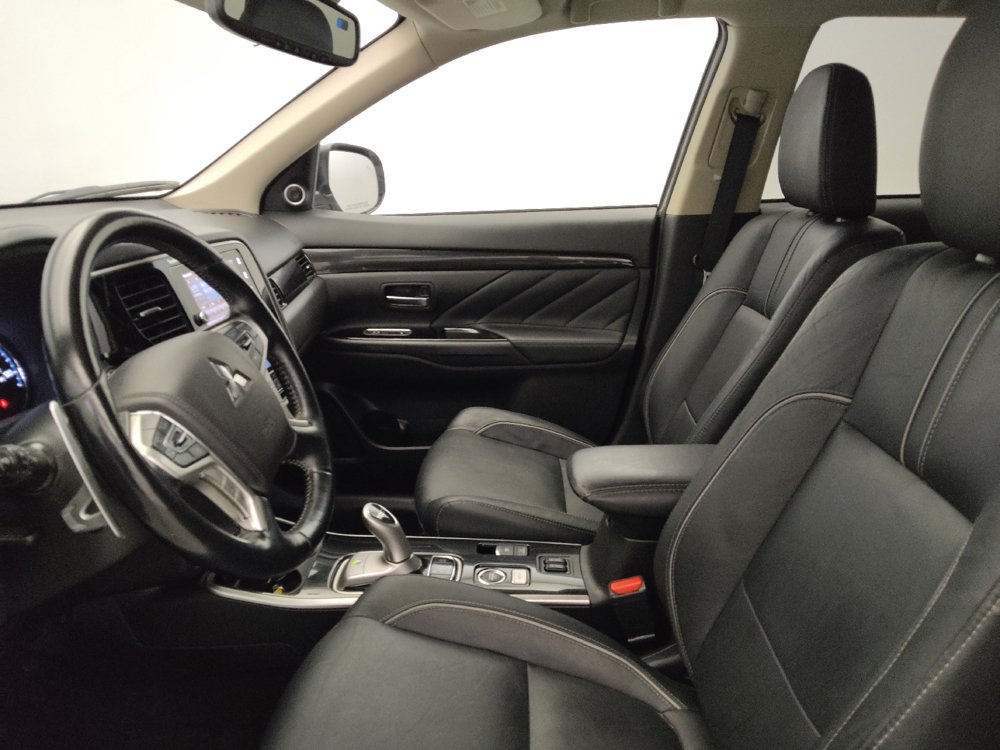 Used 2018 Mitsubishi Outlander GT AWD/4WD image 17