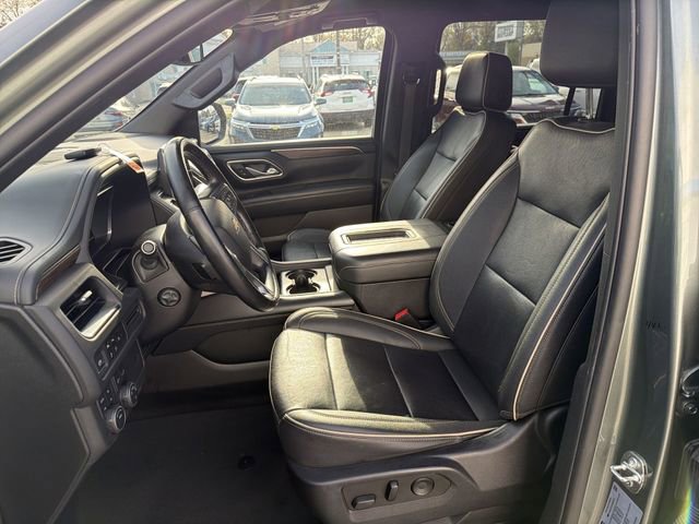 Used 2023 Chevrolet Suburban Premier AWD/4WD image 13