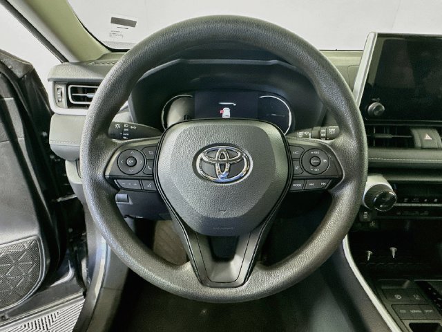 Used 2025 Toyota RAV4 XLE FWD image 14