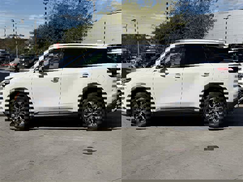 Used 2024 INFINITI QX60 Pure image 3