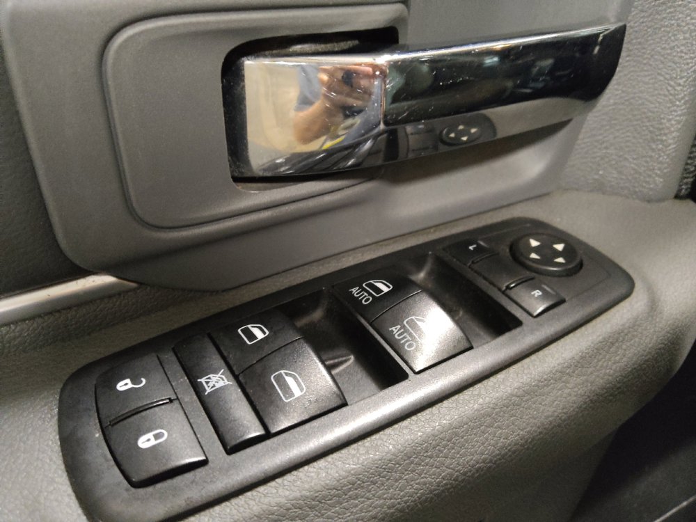 Used 2017 RAM 1500 Classic SLT AWD/4WD image 27