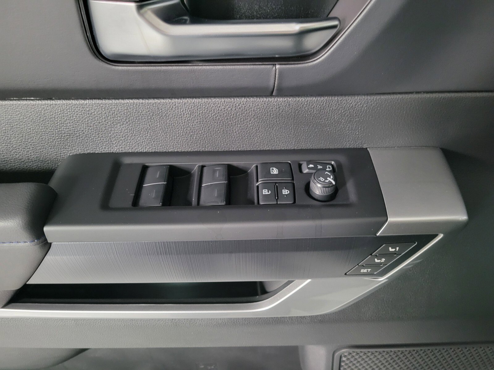 New 2025 Toyota Tundra Platinum image 29