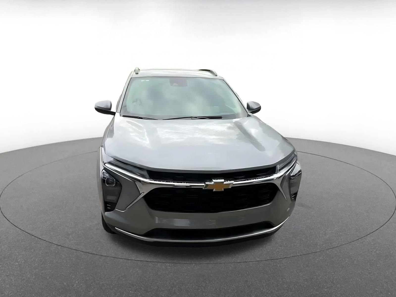 Used 2025 Chevrolet Trax LT w/ LT Convenience Package FWD image 3