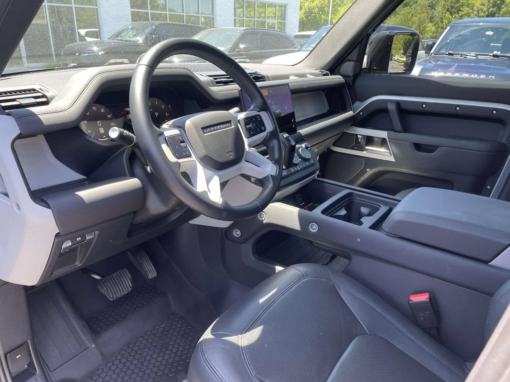 Certified 2024 Land Rover Defender 110 SE AWD/4WD image 9