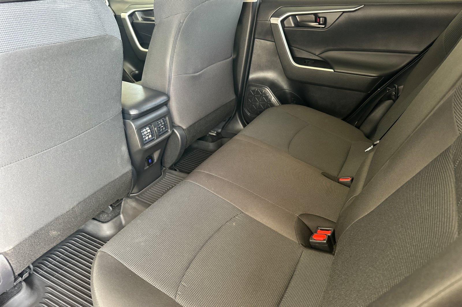Certified 2025 Toyota RAV4 LE FWD image 11