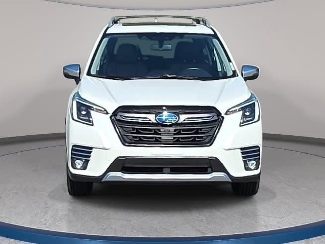 Used 2023 Subaru Forester Touring AWD/4WD image 2