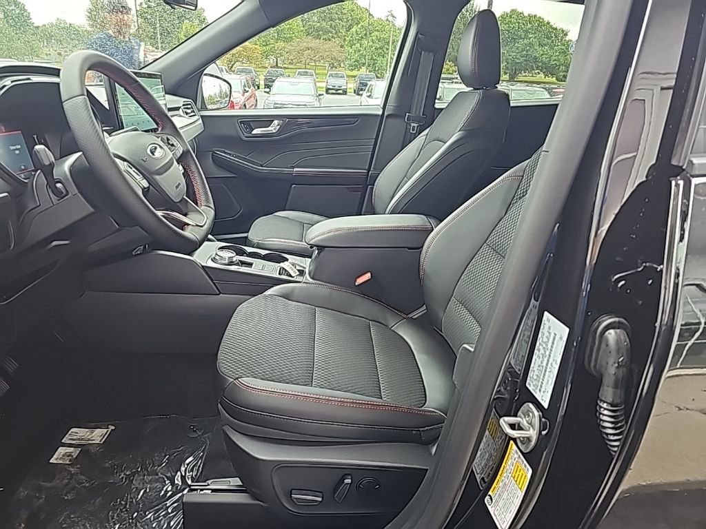New 2026 Ford Escape ST-Line Select w/ Equipment Group 401A image 9