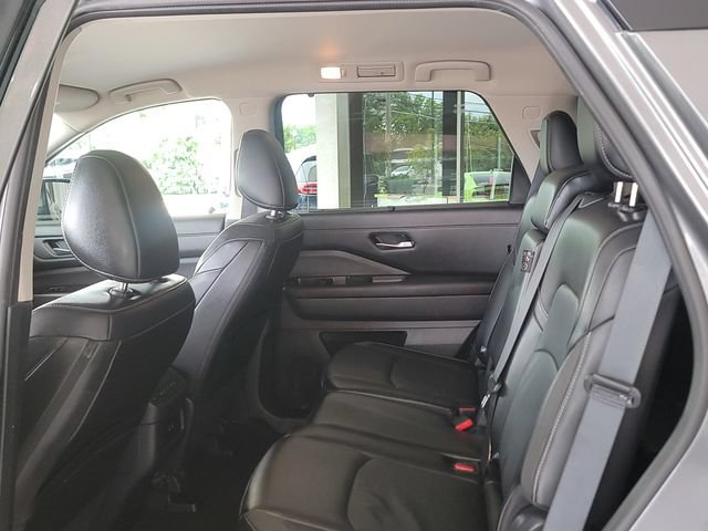 Used 2024 Nissan Pathfinder SL AWD/4WD image 12