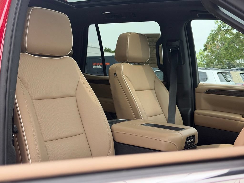 Used 2023 Chevrolet Tahoe Premier AWD/4WD image 45