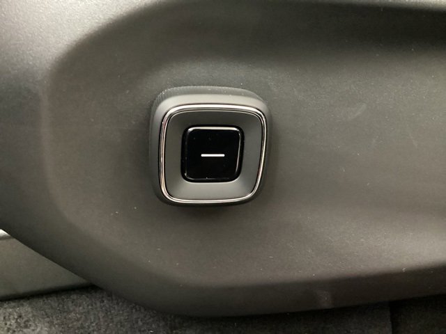 New 2025 Volvo EX90 Ultra w/ Protection Package Premier image 13