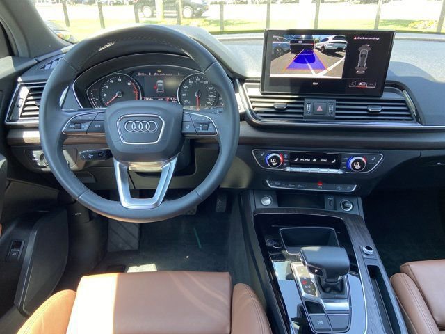 Used 2024 Audi Q5 2.0T Premium w/ Convenience Package AWD/4WD image 12