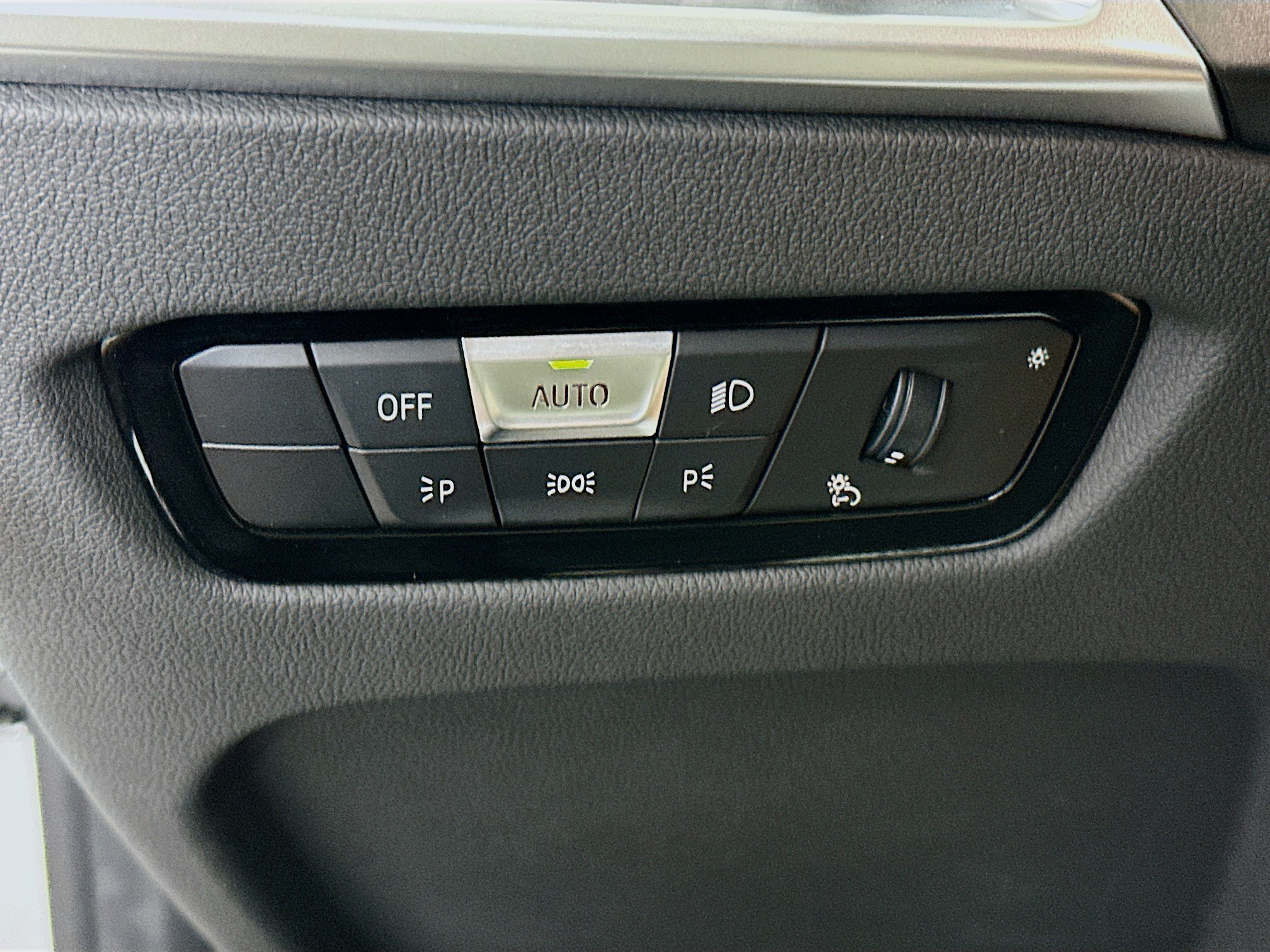 Used 2025 BMW 330i Sedan RWD image 17