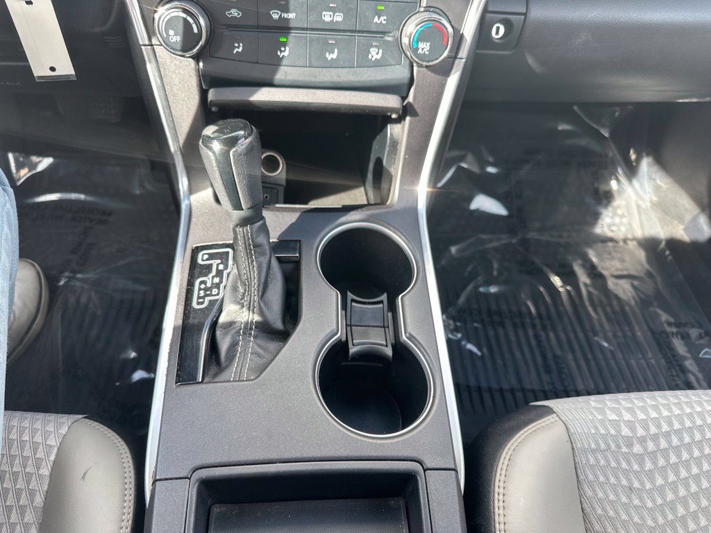 Used 2015 Toyota Camry SE FWD image 45