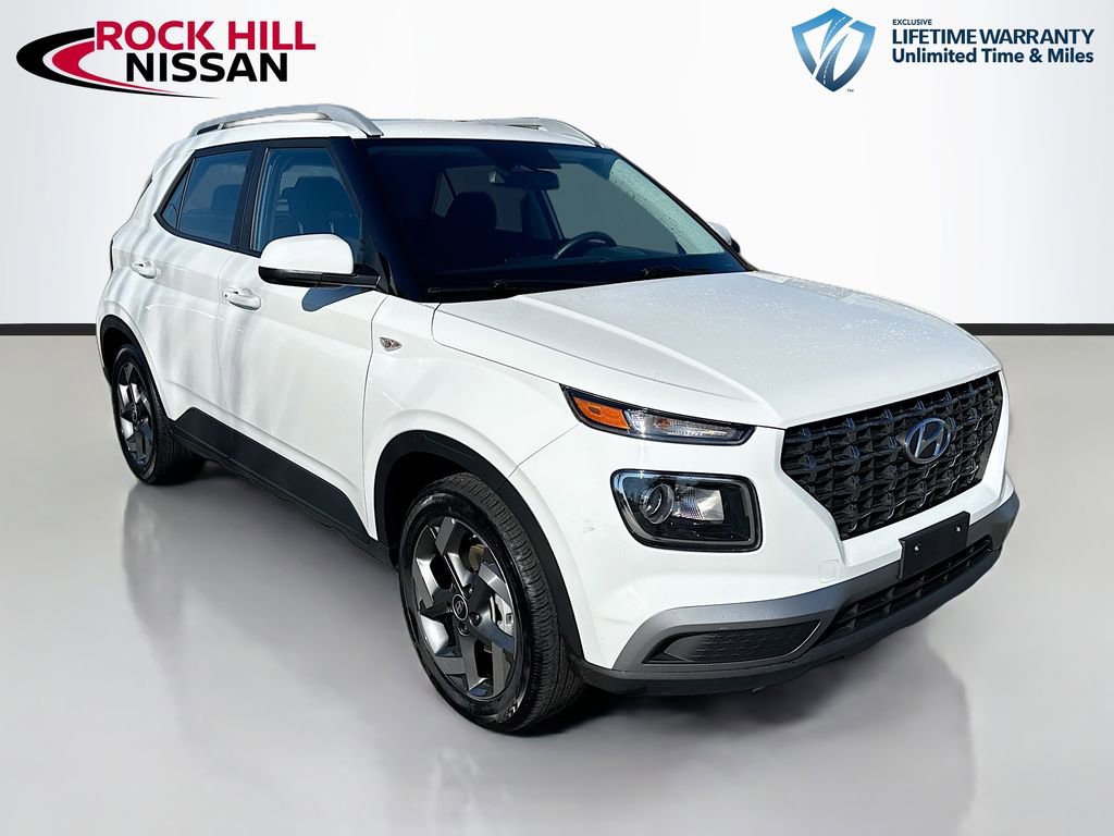Used 2025 Hyundai Venue SEL image 1