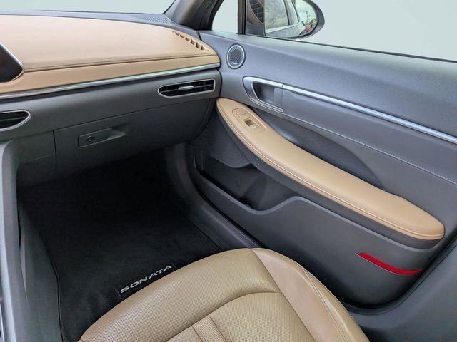Used 2021 Hyundai Sonata Limited w/ Preferred Accessory Package FWD image 15