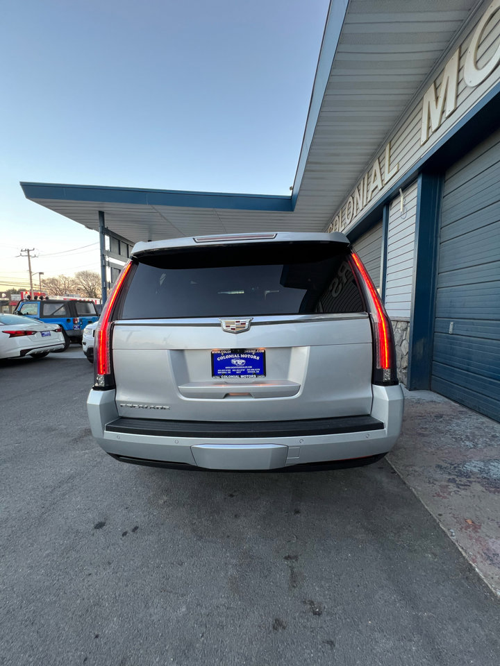 Used 2017 Cadillac Escalade Luxury image 5