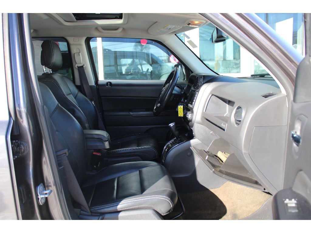 Used 2016 Jeep Patriot High Altitude image 19