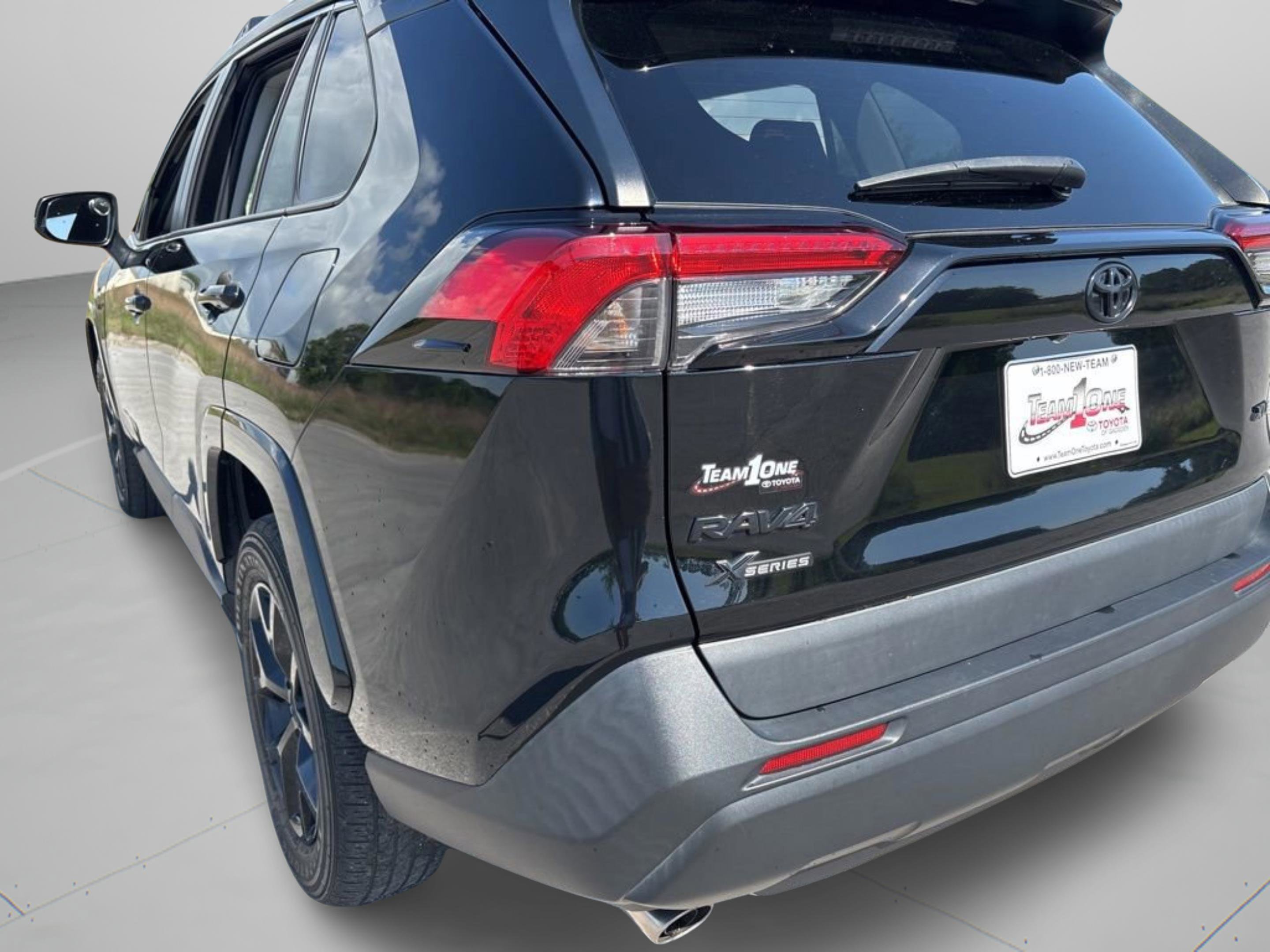 Used 2021 Toyota RAV4 XLE image 40