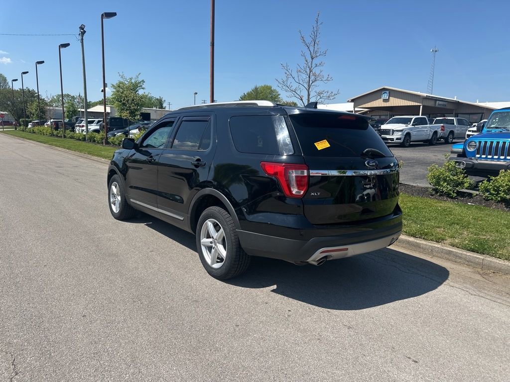 Used 2016 Ford Explorer XLT w/ Equipment Group 202A AWD/4WD image 5