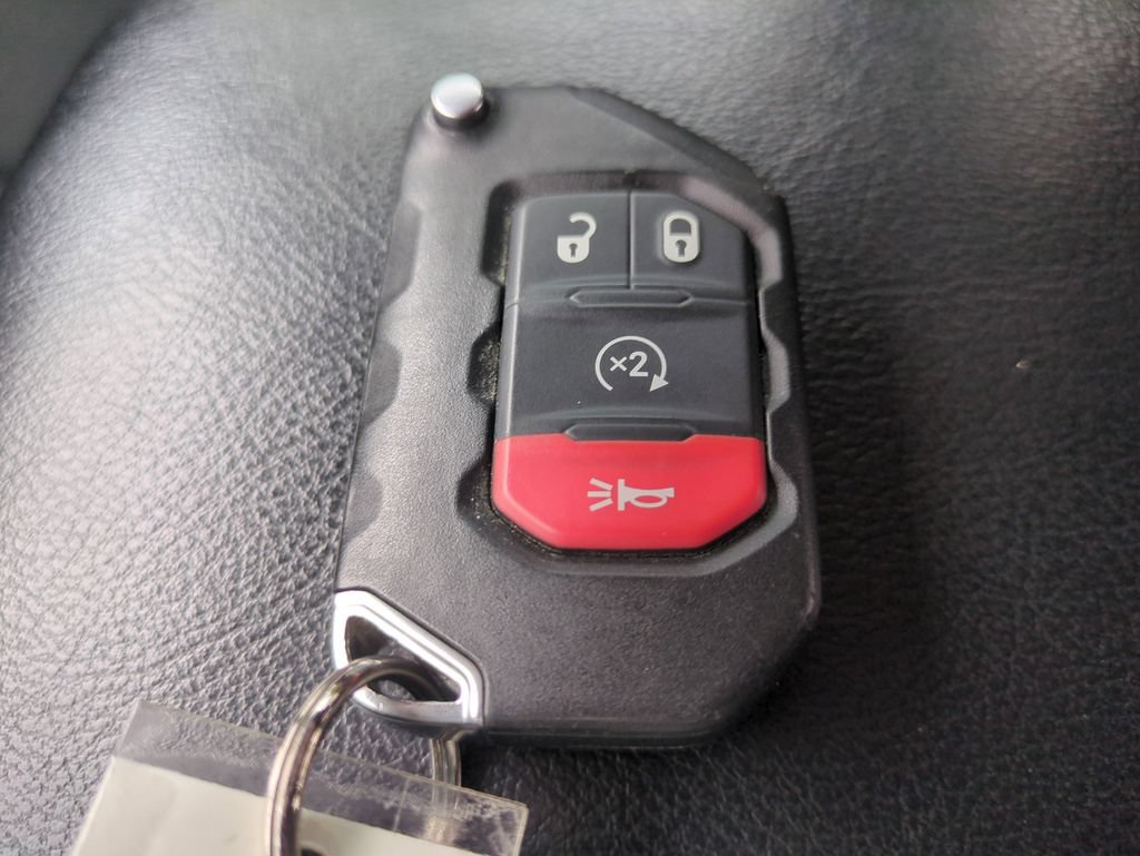 Used 2022 Jeep Gladiator Sport AWD/4WD image 31