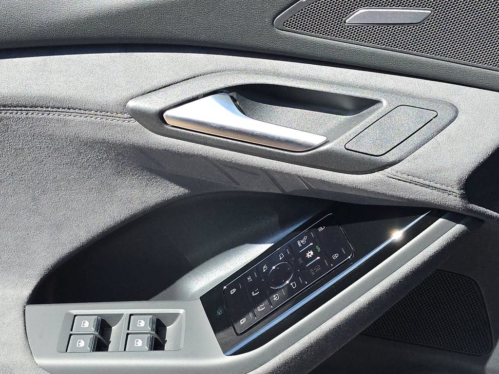 New 2027 Audi SQ6 e-tron Premium Plus AWD/4WD image 19