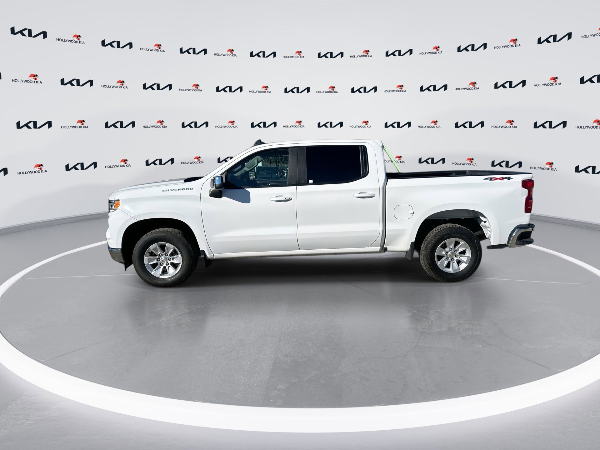 Used 2025 Chevrolet Silverado 1500 LT image 5