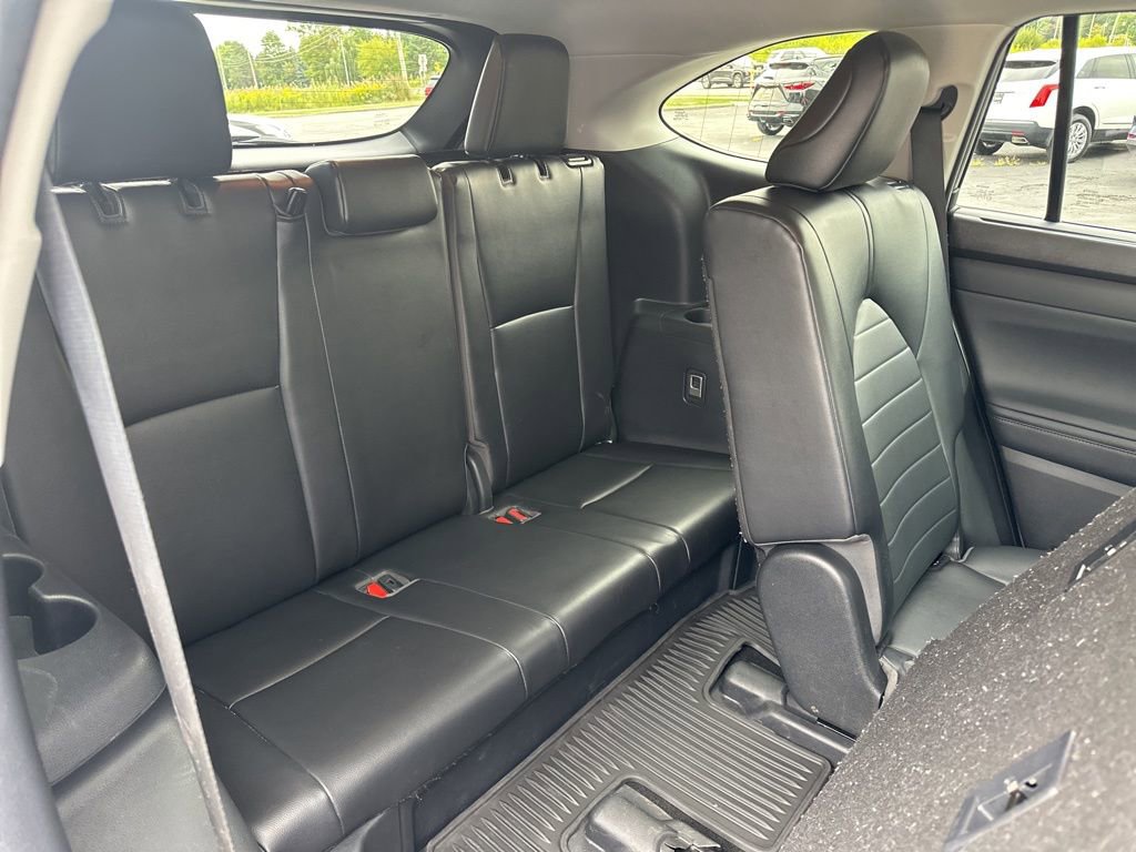 Used 2023 Toyota Highlander XLE image 37