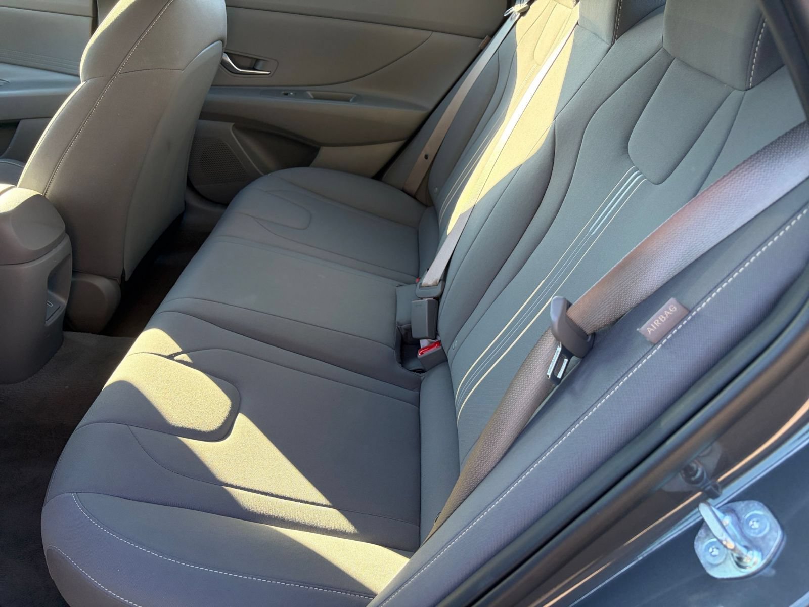 Used 2026 Hyundai Elantra Hybrid FWD image 25