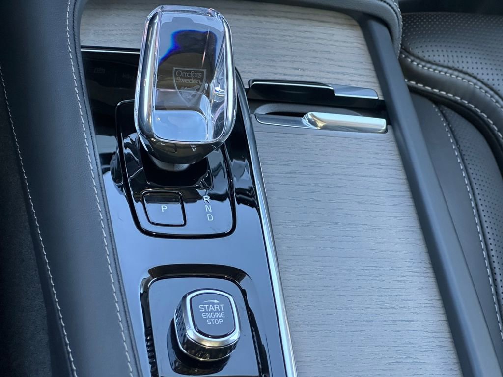 Used 2025 Volvo XC90 T8 Ultra w/ Protection Package Premier image 19