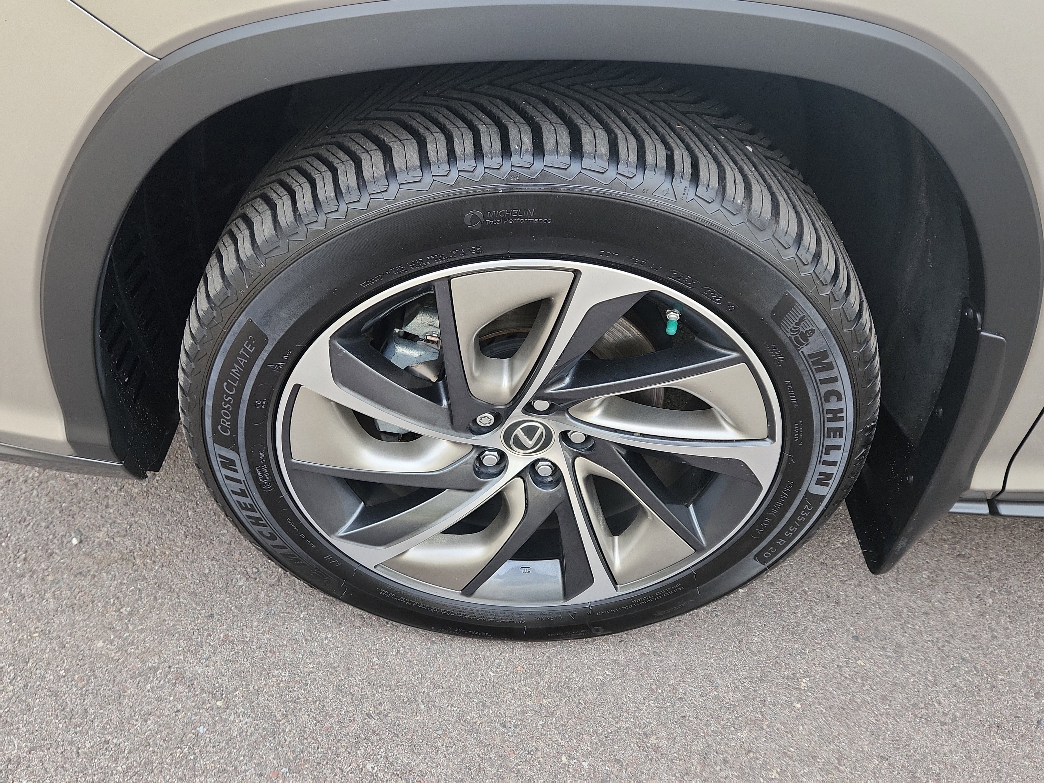 Used 2019 Lexus RX 450hL Luxury w/ Accessory Package image 18