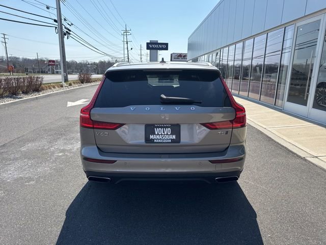 Used 2020 Volvo V60 T5 Cross Country image 4
