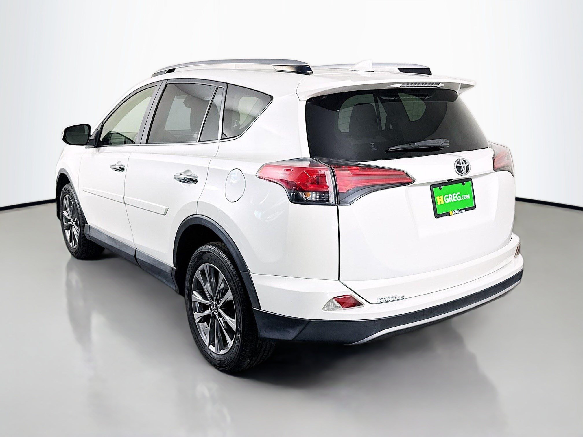 Used 2018 Toyota RAV4 Limited FWD image 7