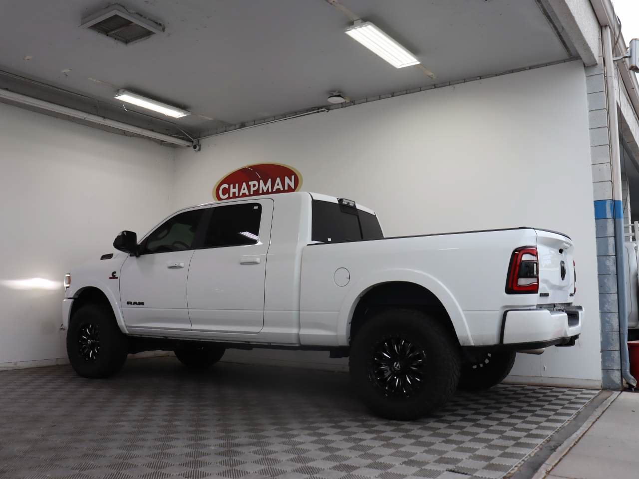 Used 2019 RAM 2500 Laramie w/ Night Edition AWD/4WD image 3