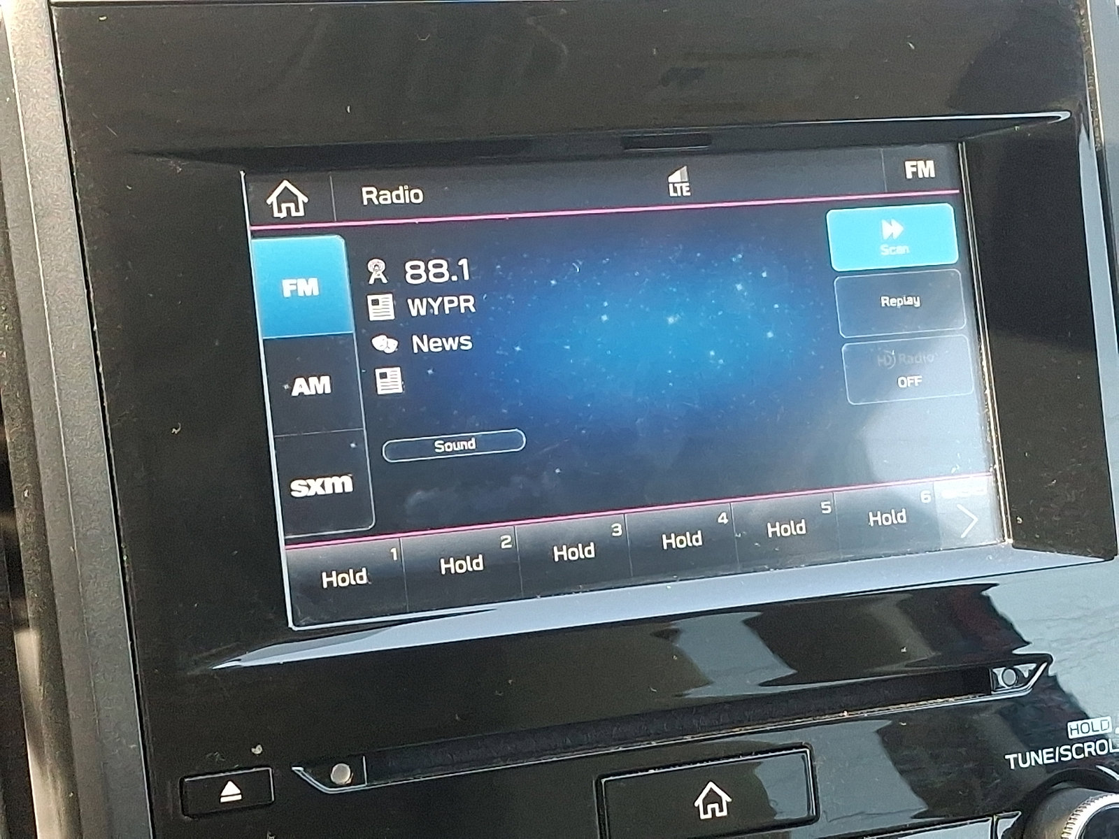 Used 2019 Subaru Forester Premium w/ All-Weather Package image 18