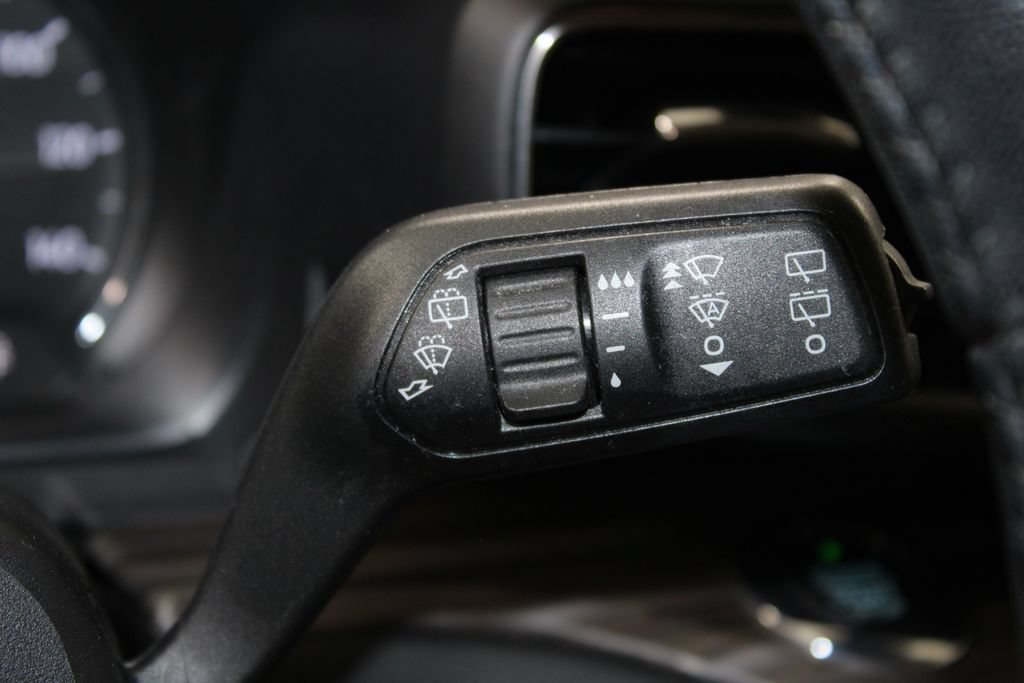 Used 2021 Ford Explorer Limited w/ Equipment Group 301A RWD image 39