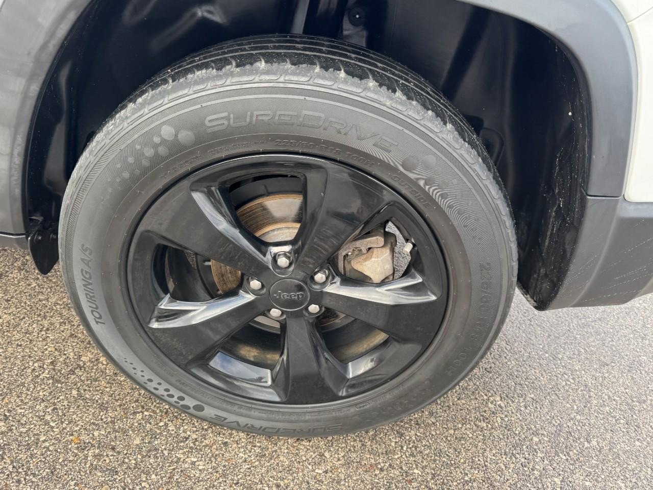 Used 2020 Jeep Cherokee Latitude Plus image 7