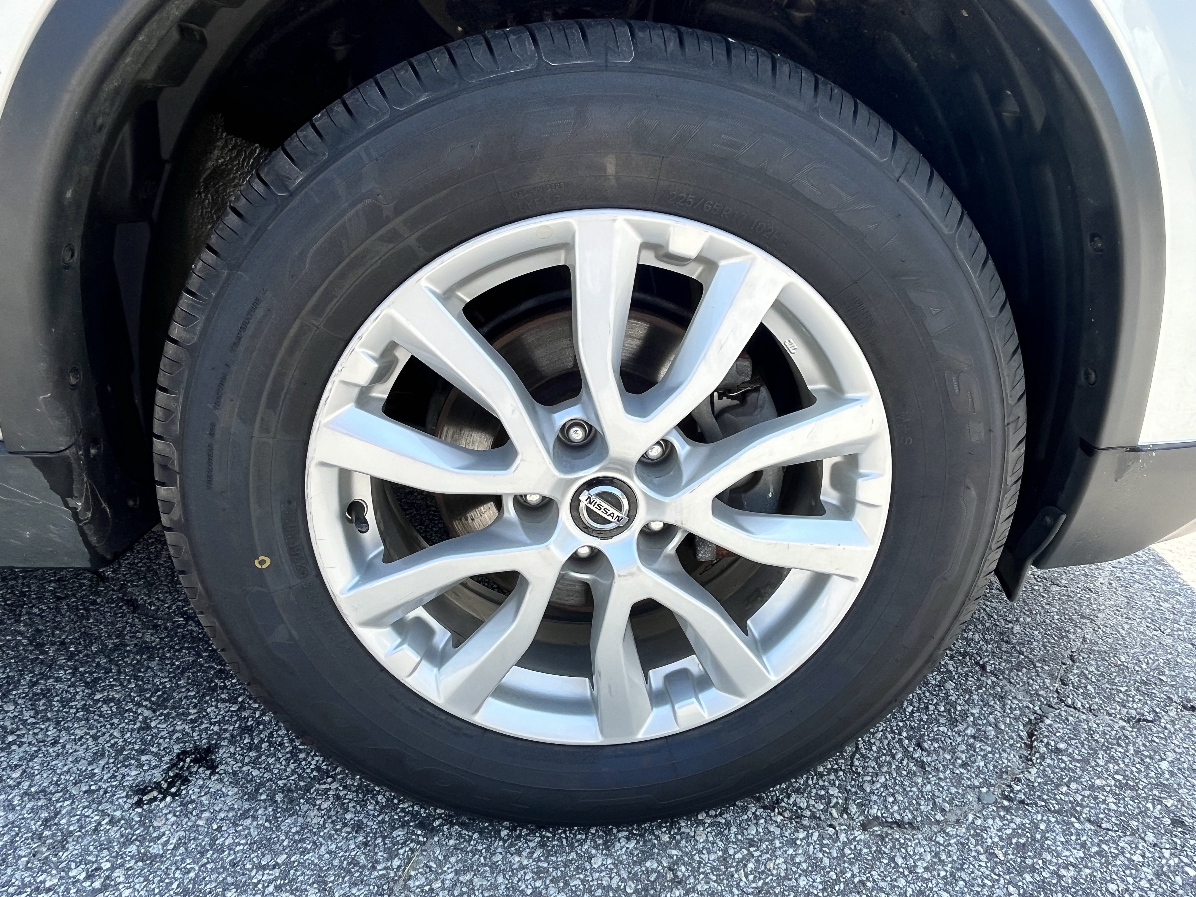 Used 2020 Nissan Rogue SV AWD/4WD image 9