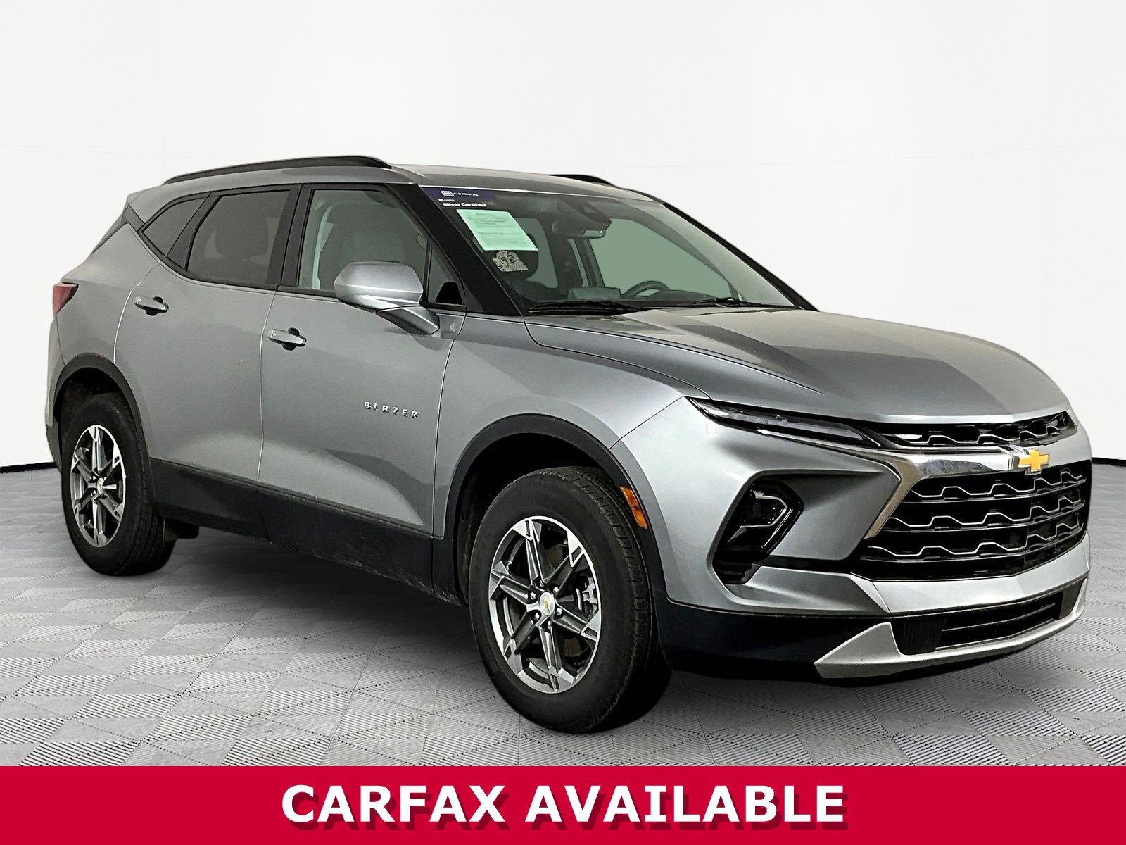 Used 2024 Chevrolet Blazer LT w/ Convenience Package FWD image 3