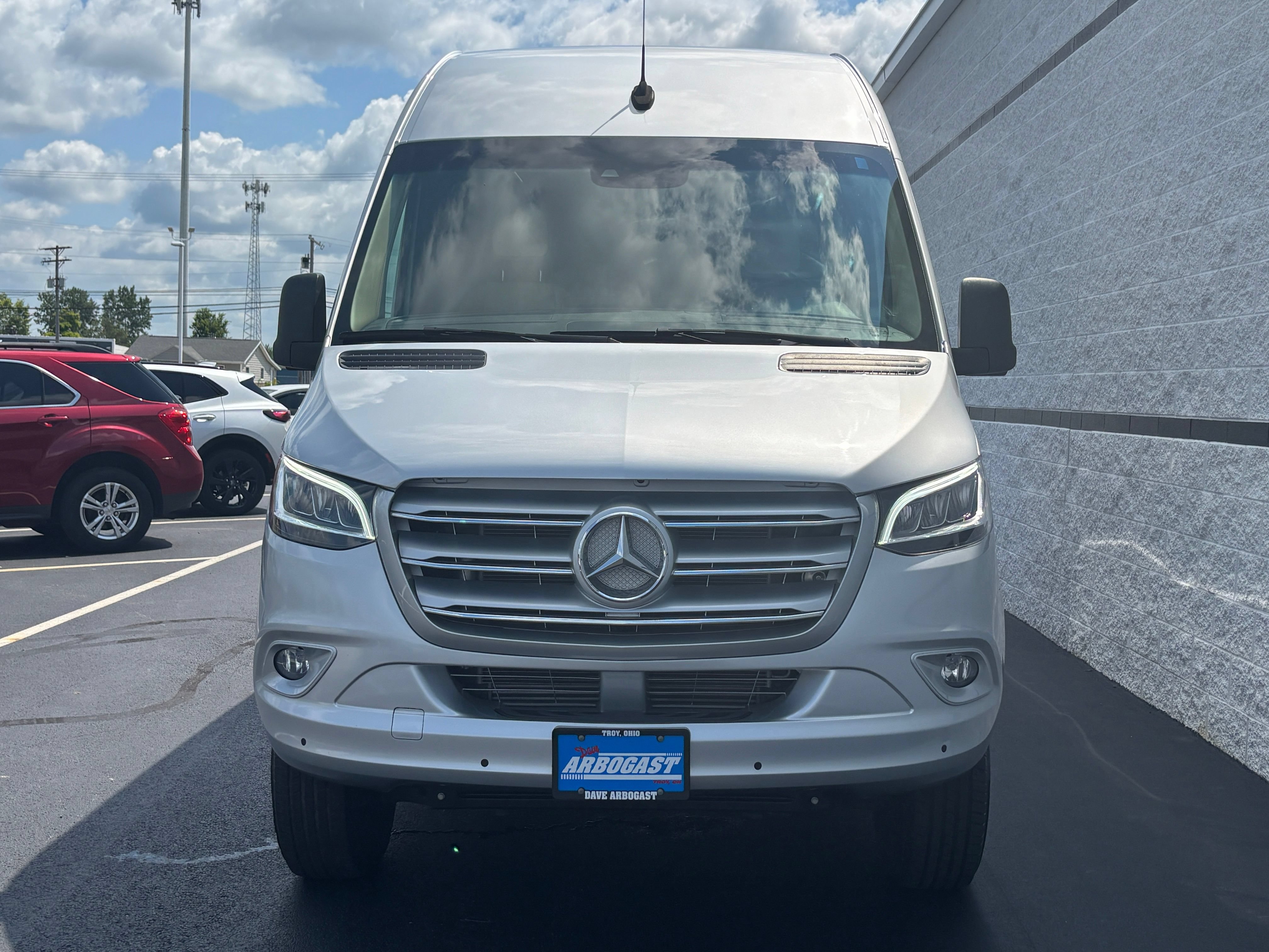 Used 2020 Mercedes-Benz Sprinter 2500 w/ Windows All Around Package image 7