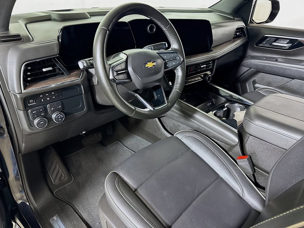 Certified 2025 Chevrolet Suburban Premier AWD/4WD image 7