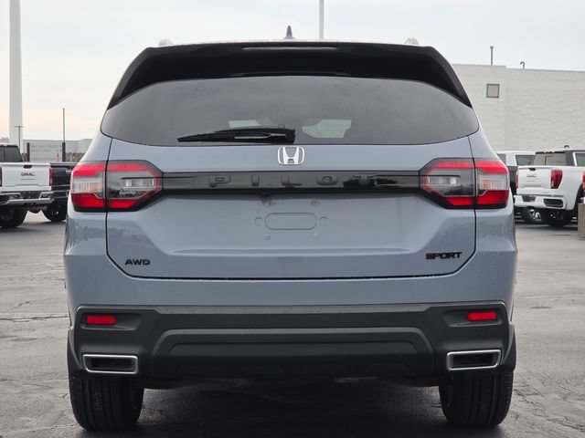 Used 2025 Honda Pilot Sport image 15