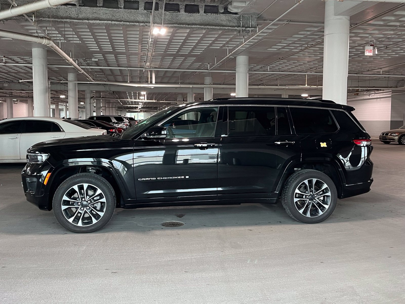Used 2021 Jeep Grand Cherokee L Overland w/ Luxury Tech Group IV AWD/4WD image 6