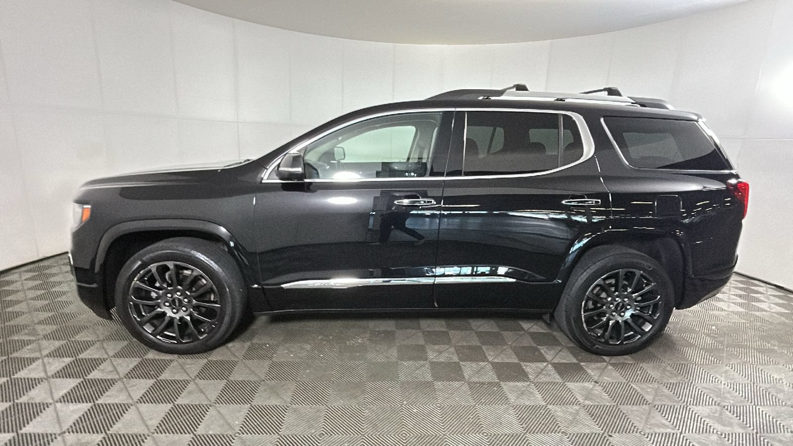 Used 2023 GMC Acadia Denali w/ Black Diamond Edition AWD/4WD image 7