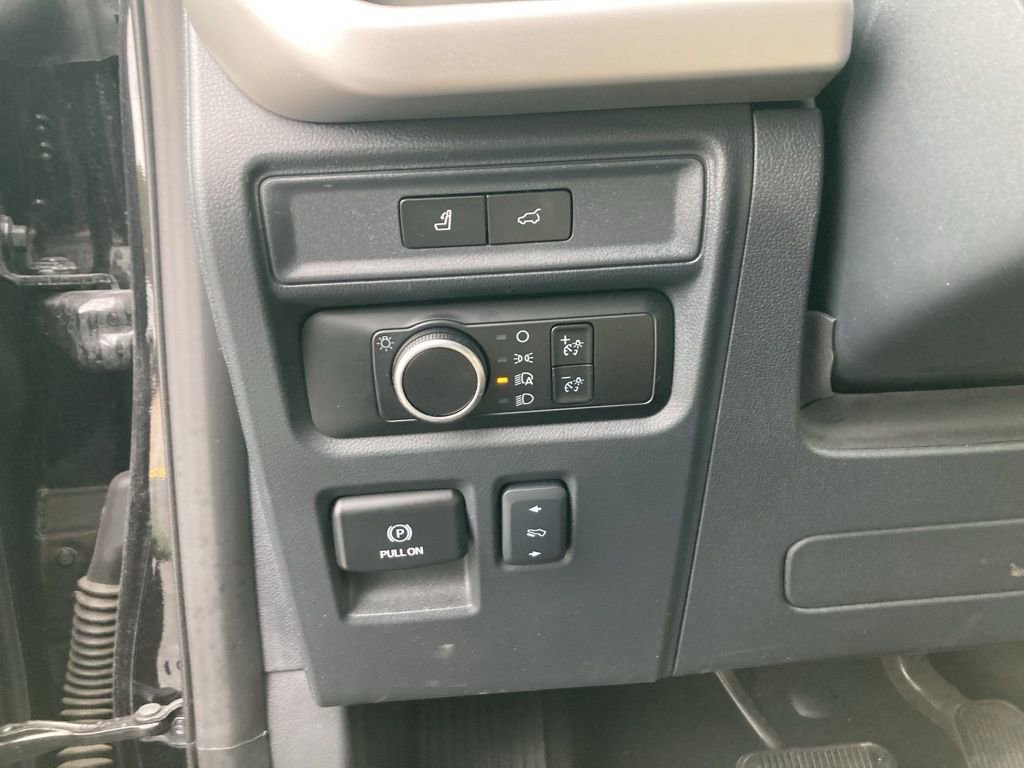 Used 2024 Ford Expedition XLT image 13