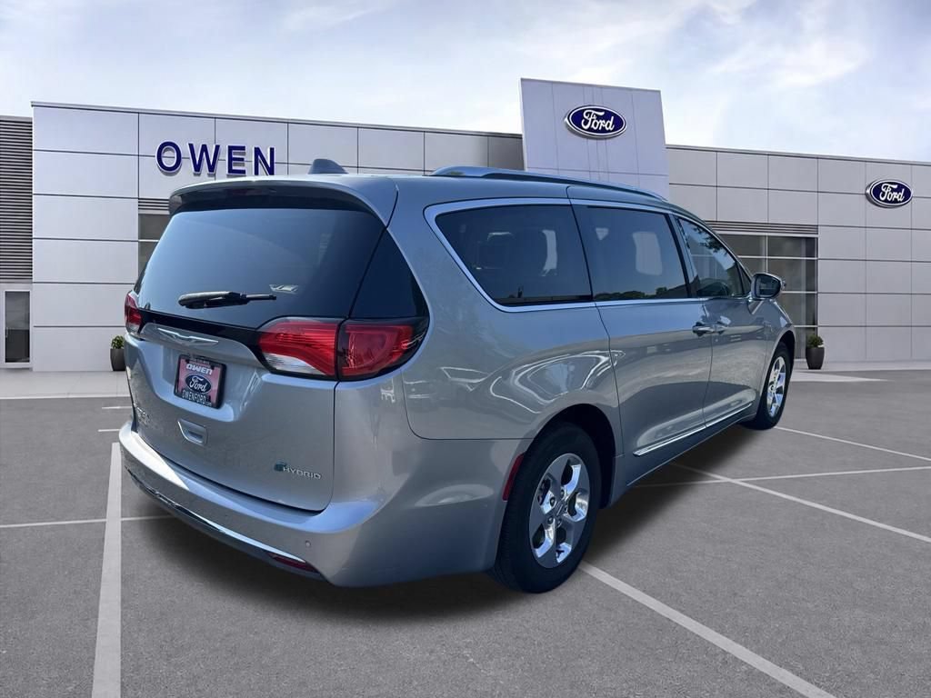 Used 2018 Chrysler Pacifica Limited FWD image 5