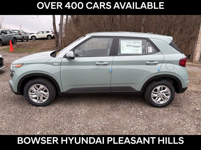 New 2026 Hyundai Venue SE image 2
