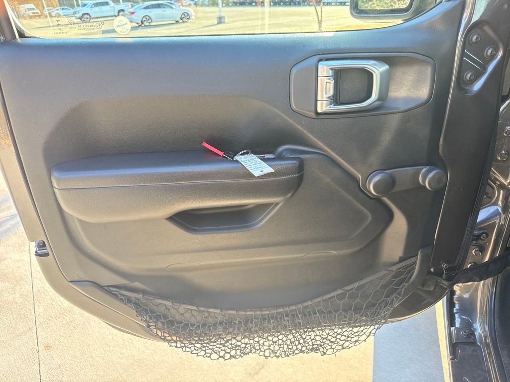 Used 2018 Jeep Wrangler Unlimited Sport image 14