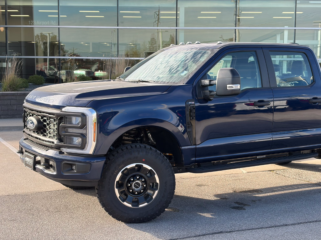 New 2027 Ford F350 XL w/ Tremor Off-Road Package AWD/4WD image 2