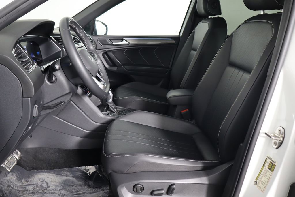 Used 2023 Volkswagen Tiguan SE R-Line FWD image 14