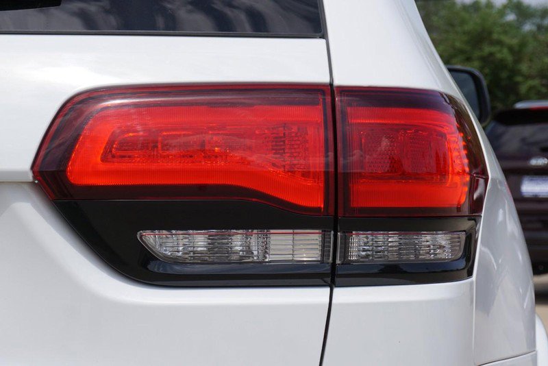 Used 2021 Jeep Grand Cherokee Altitude AWD/4WD image 18